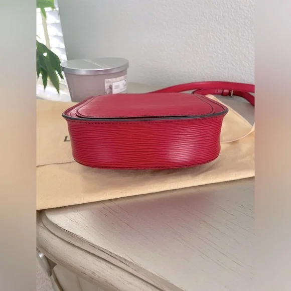 Louis Vuitton Epi St. Cloud PM - Picture 6 of 16